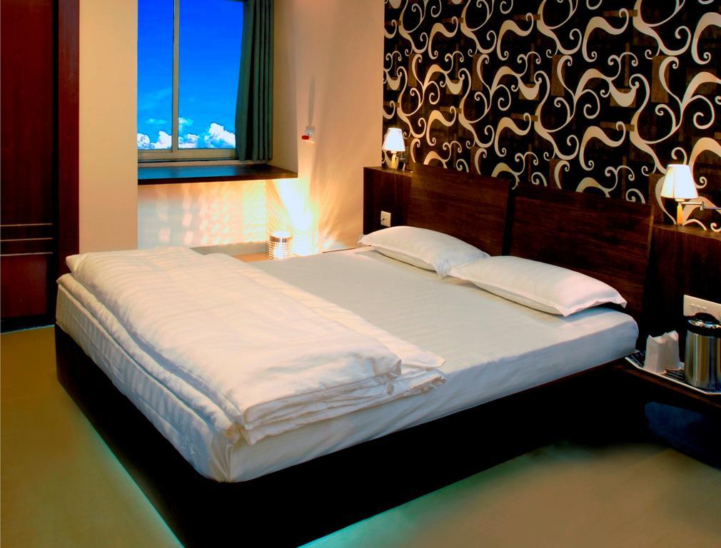 Hotel Tulsi Exotic Bhopal Exterior photo